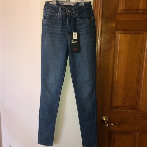 🔴SOLD🔴NWT Levi’s 721 High-Rise Skinny Jeans - Picture 2 of 10